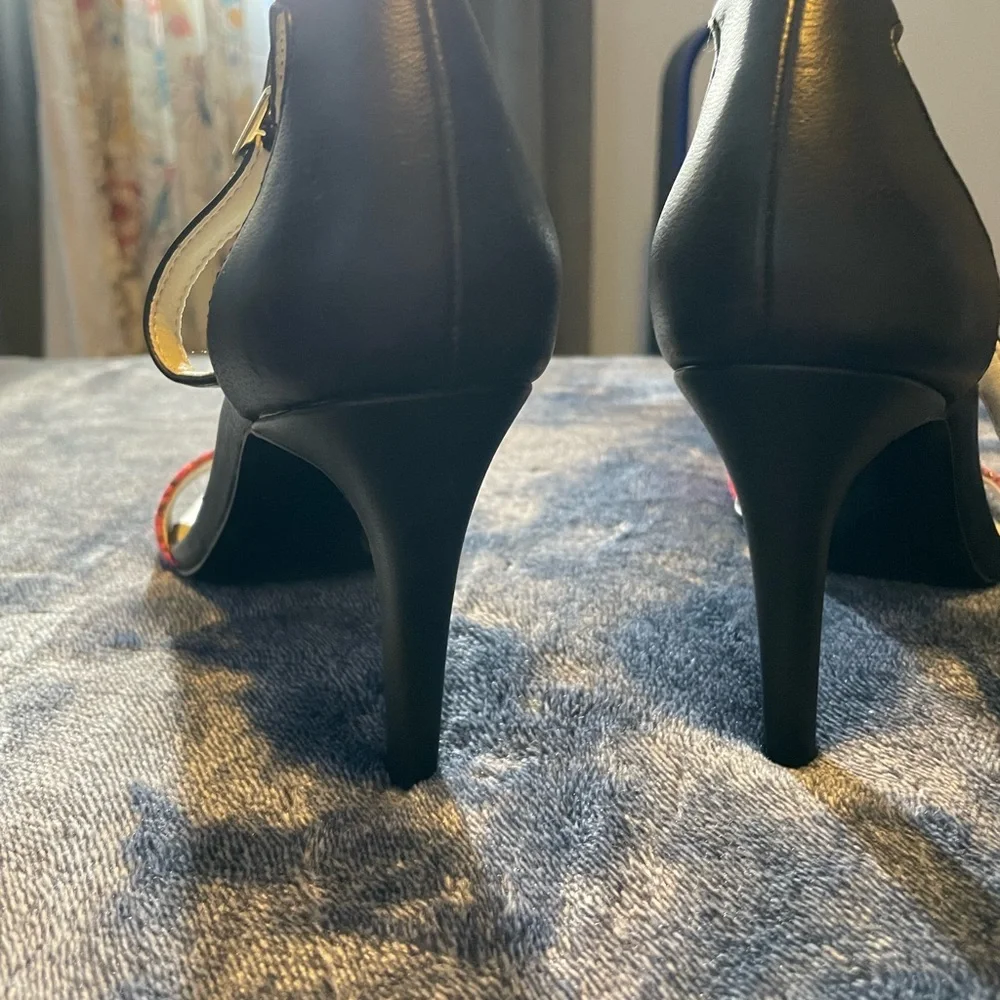 Beautiful high heels with a Hot print, never worn, Aldo 7 1/2 size - Picture 3 of 6